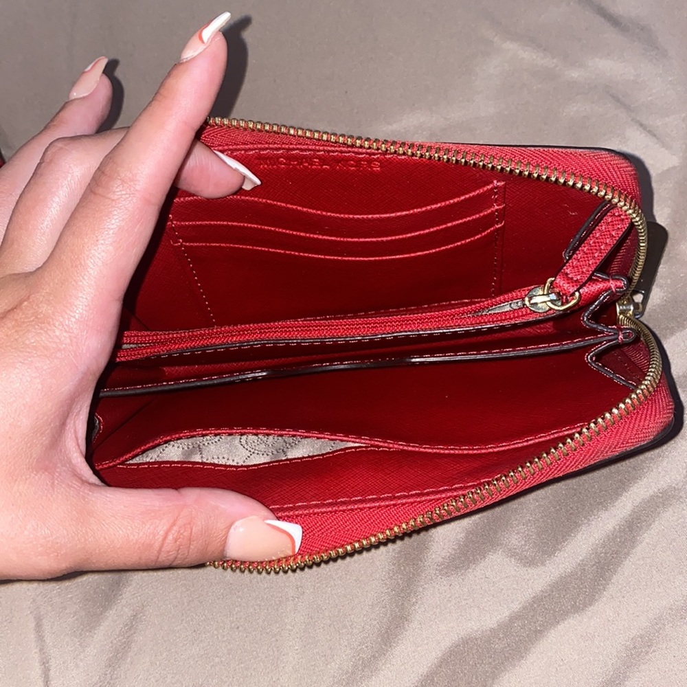 Michael Kors wallet - Picture 3 of 4